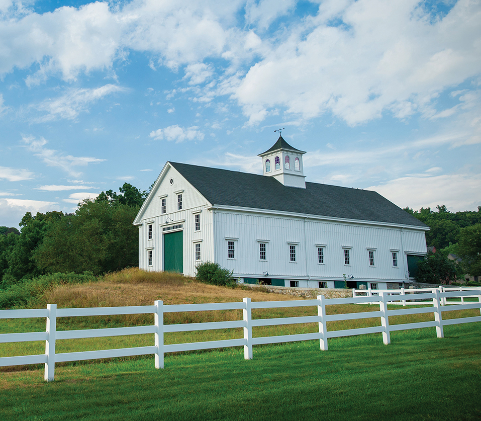 white farmhouse pic